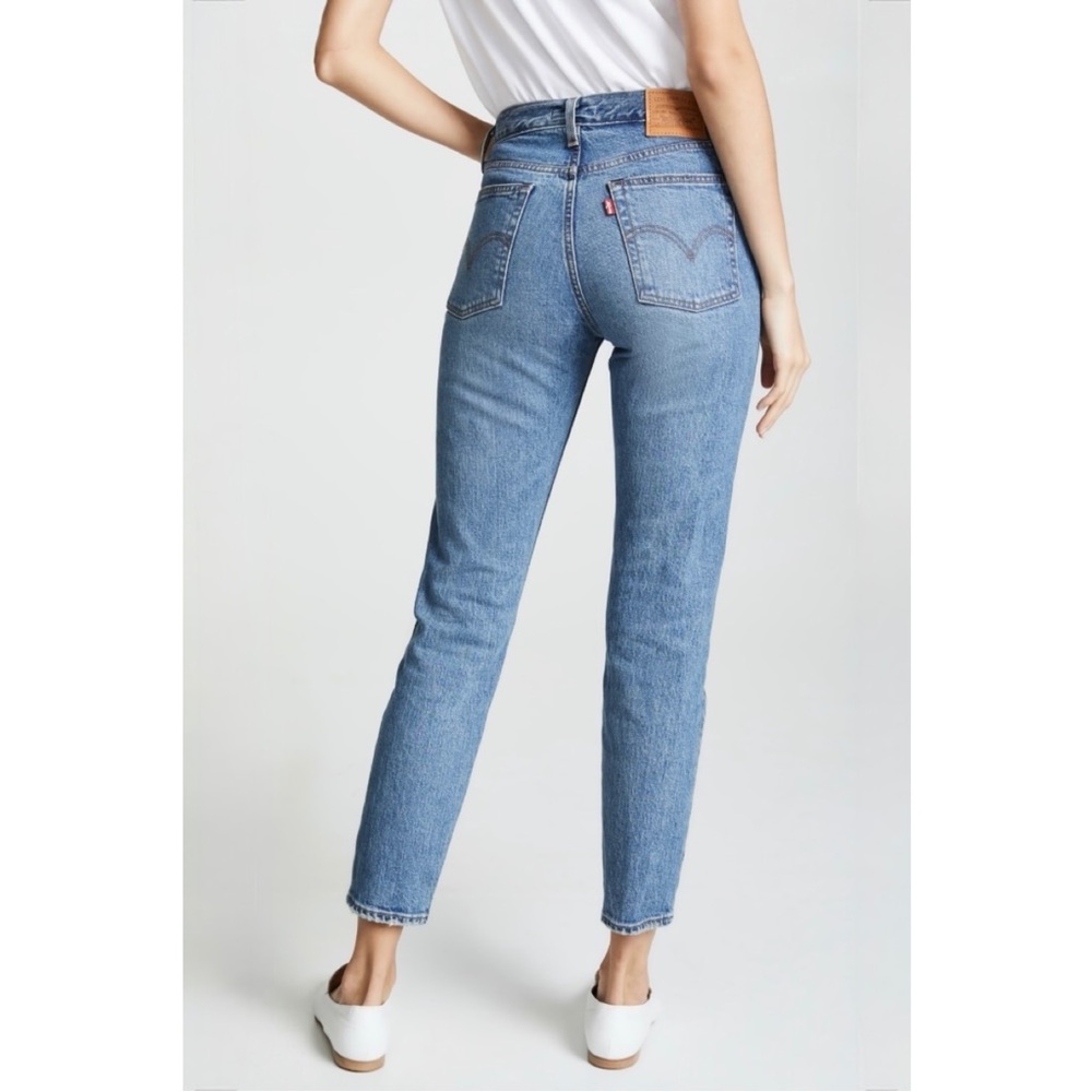 LEVI’S • Wedgie Icon Fit in These Dreams - Picture 2 of 13